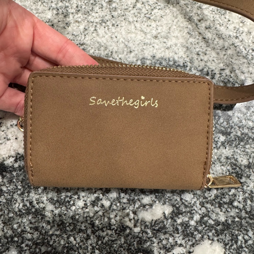 Save the girls clip and go crossbody